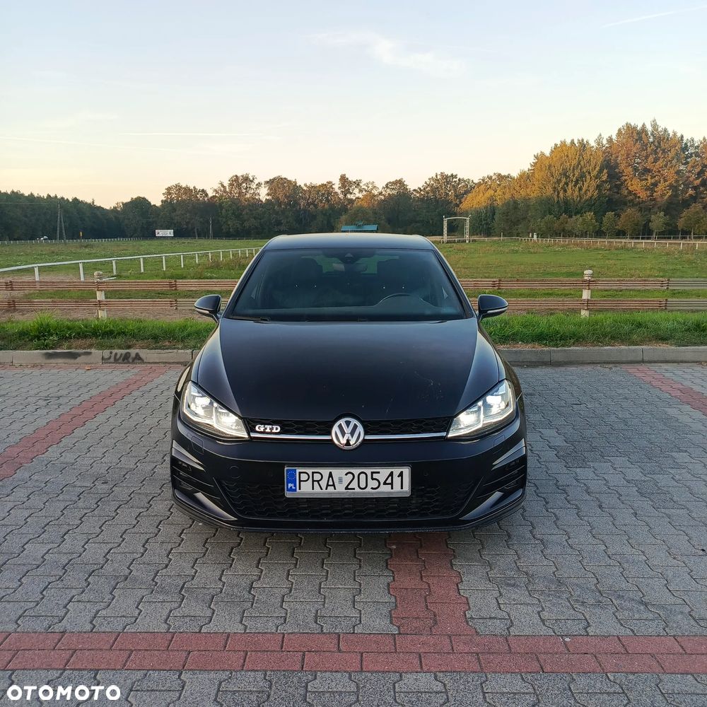 Volkswagen Golf - 23