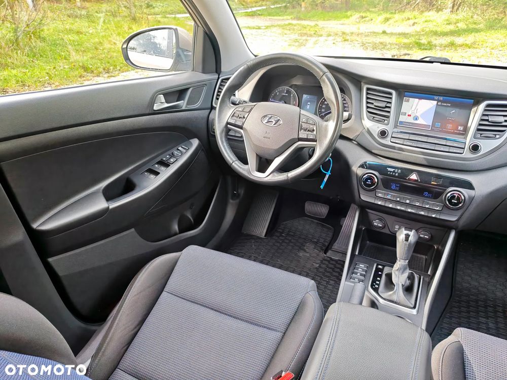 Hyundai Tucson 2.0 CRDi 4WD Automatik Advantage - 24