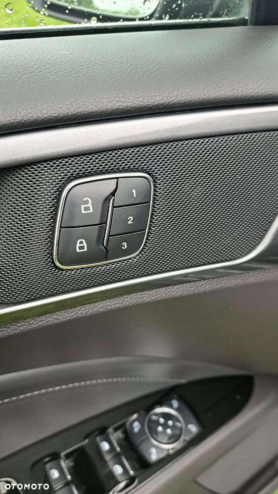 Ford Mondeo 2.0 TDCi Titanium PowerShift - 26