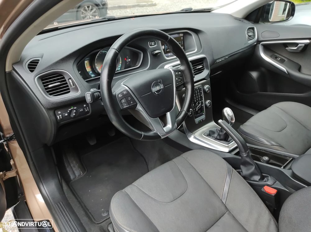 Volvo V40 Cross Country 1.6 D2 Momentum - 13