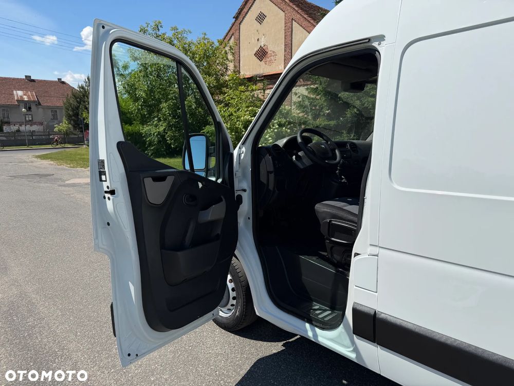 Renault Master * 2.3 / 125KM * L2H2 * Średni / Podwyższany * Furgon / Blaszak * - 24
