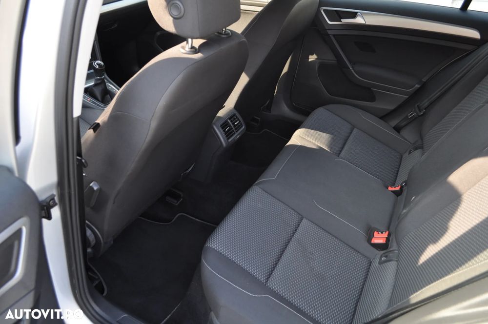Volkswagen Golf 1.6 TDI SCR Trendline - 14