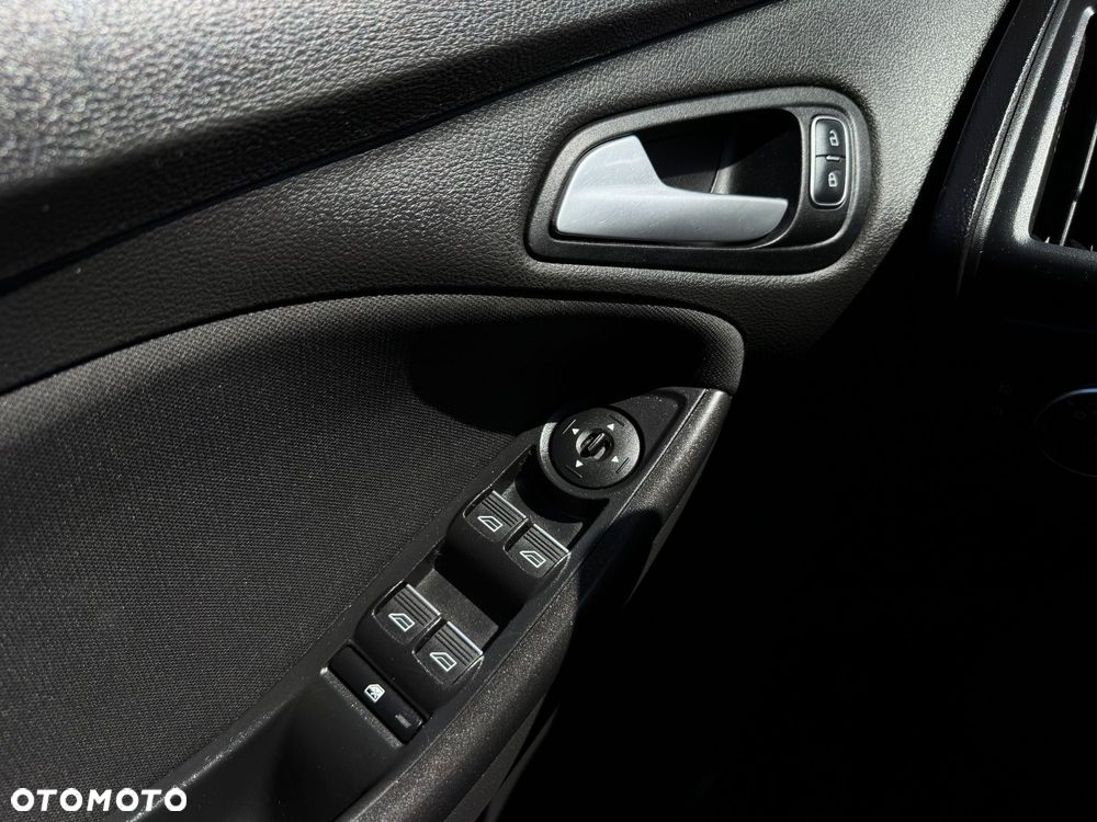 Ford Focus - 24