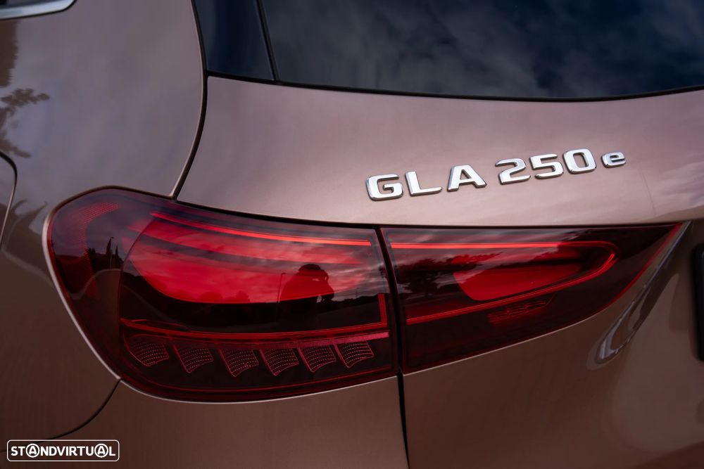 Mercedes-Benz GLA 250 e AMG Line - 14