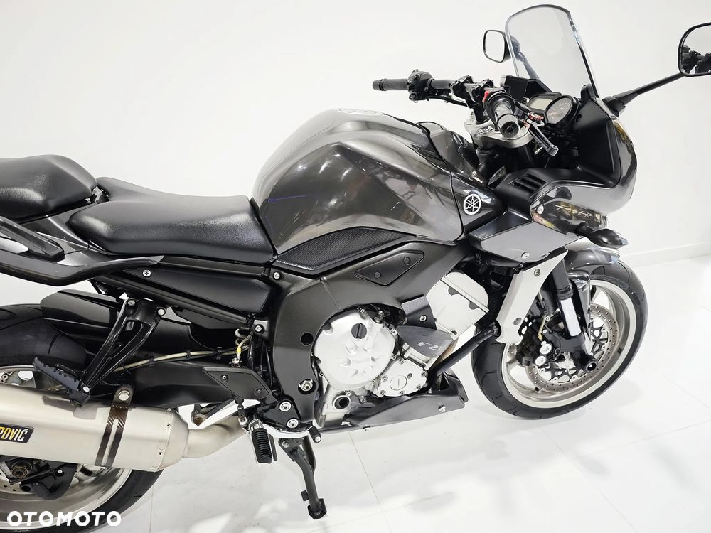 Yamaha FZ - 11
