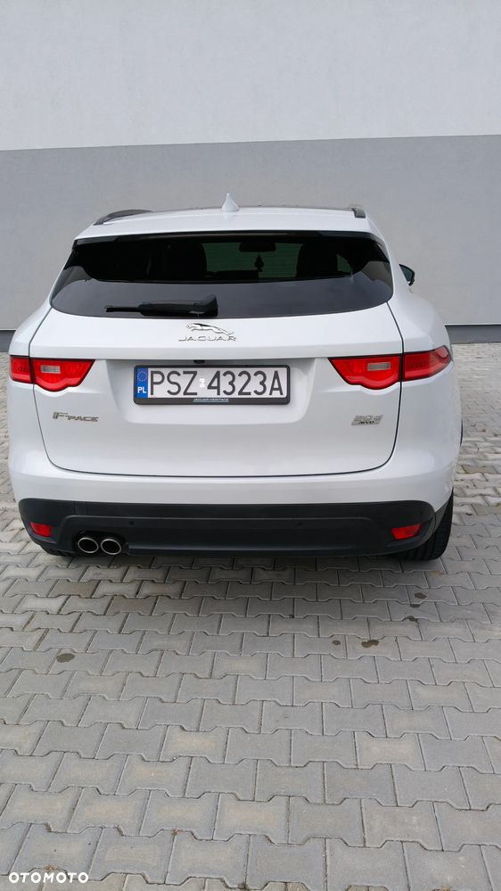 Jaguar F-Pace - 16