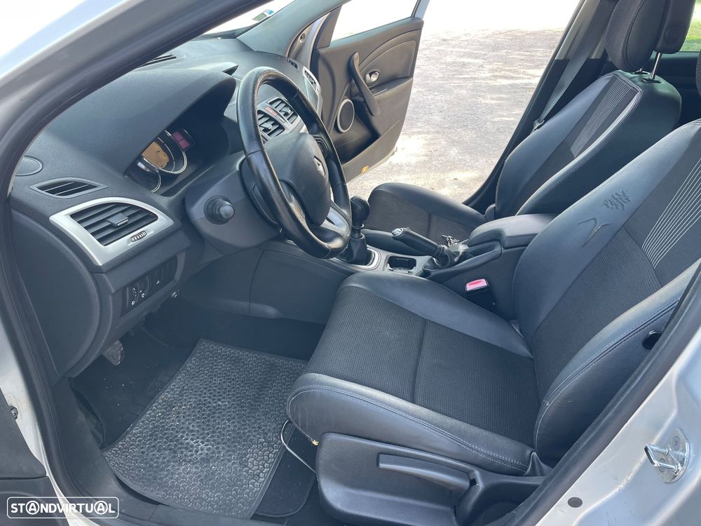 Renault Mégane Sport Tourer - 30