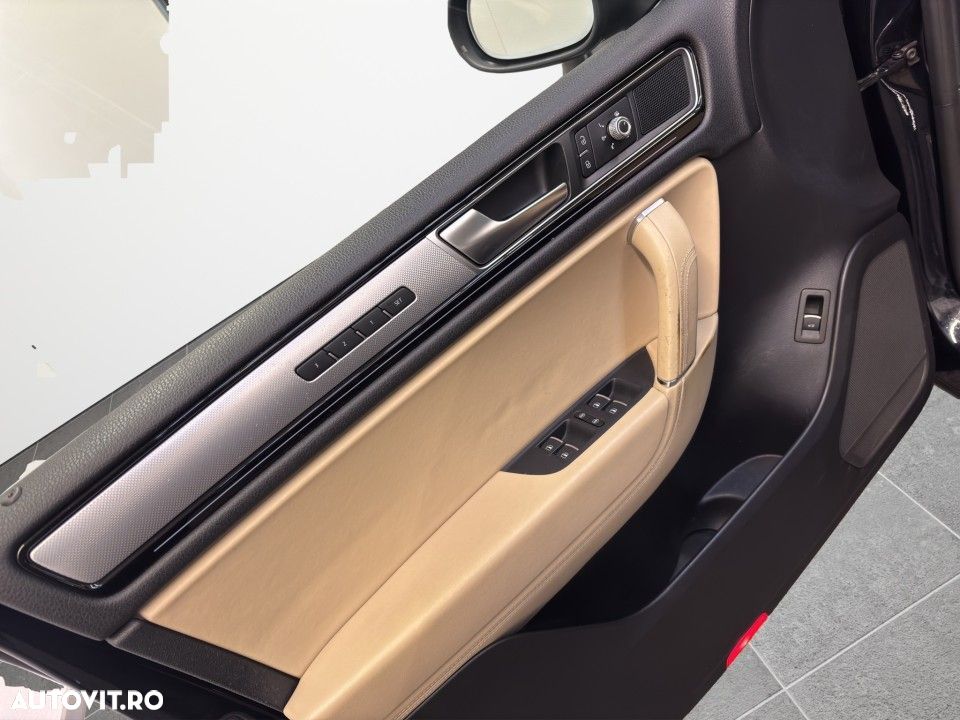Volkswagen Touareg - 10