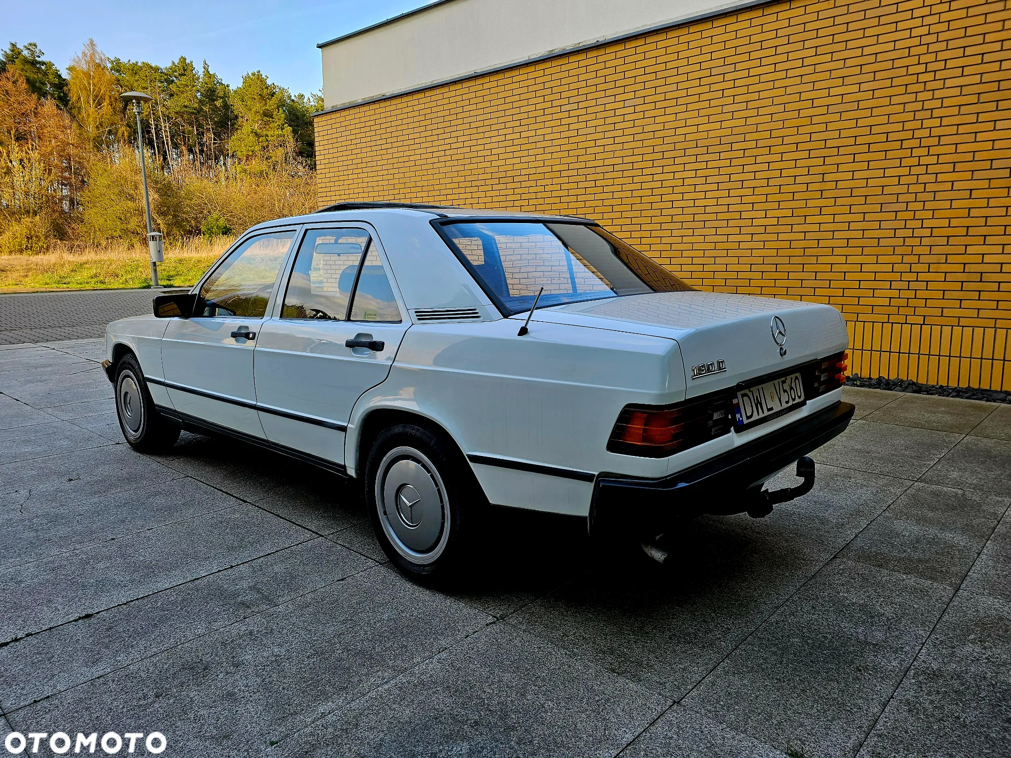 Mercedes-Benz W201 (190) - 4