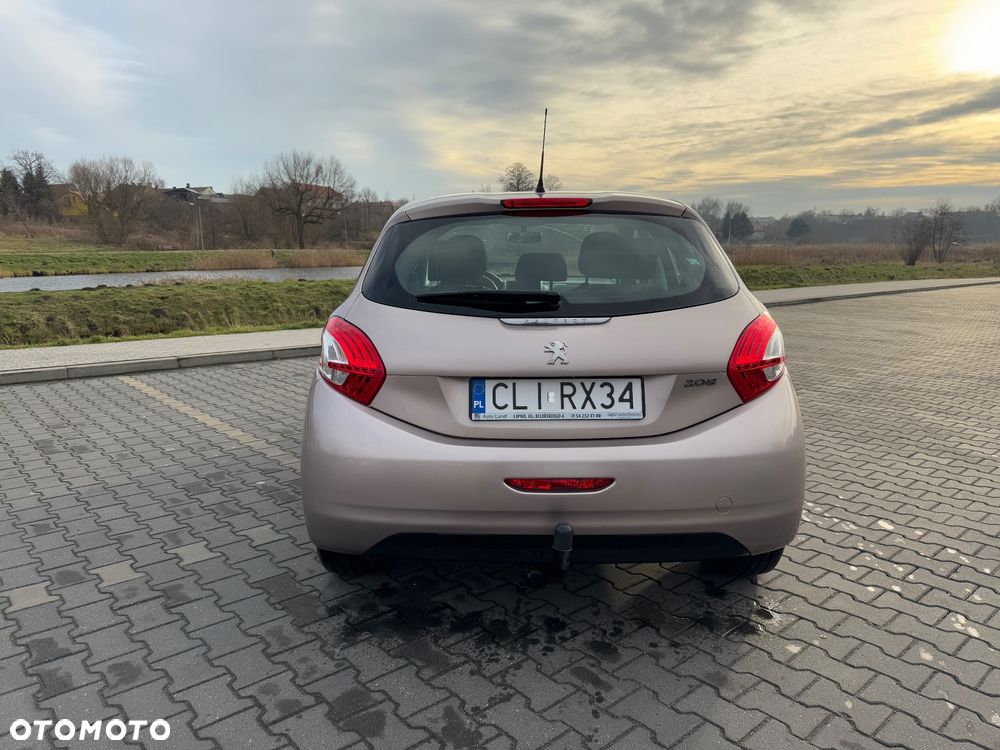 Peugeot 208 - 7