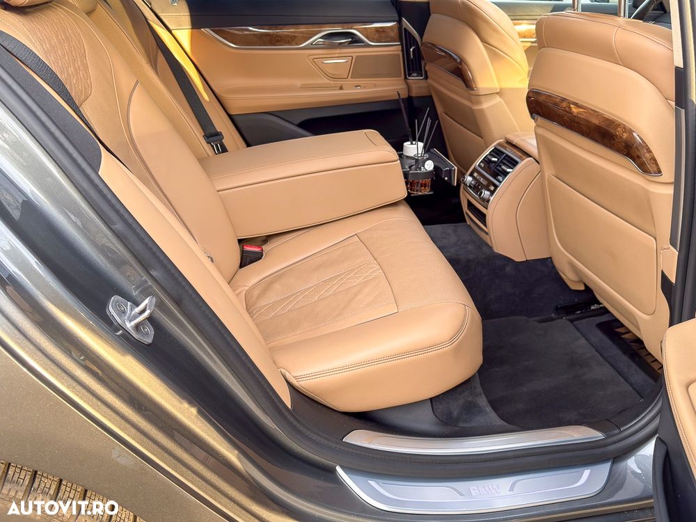 BMW Seria 7 740d xDrive - 5