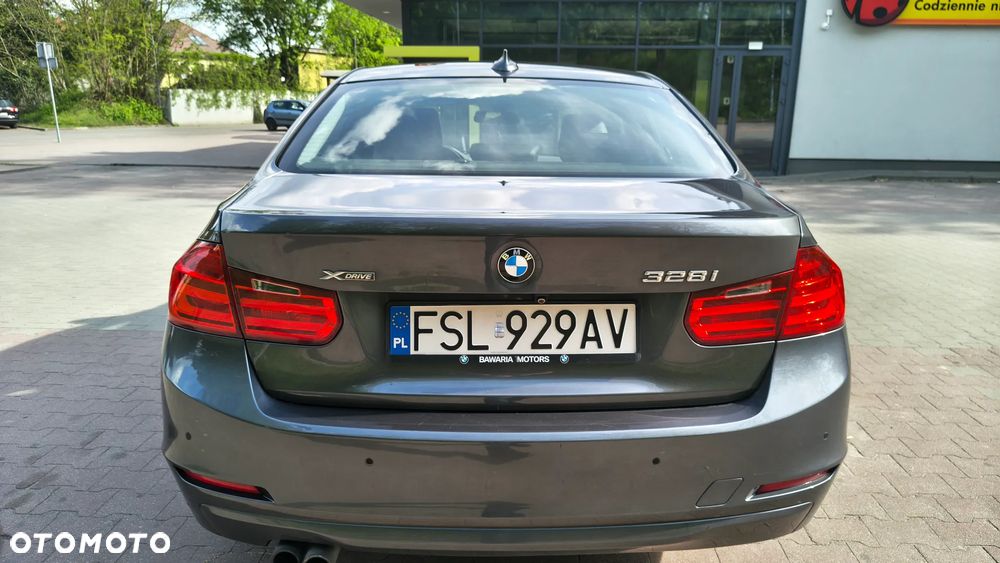 BMW Seria 3 328i xDrive - 5