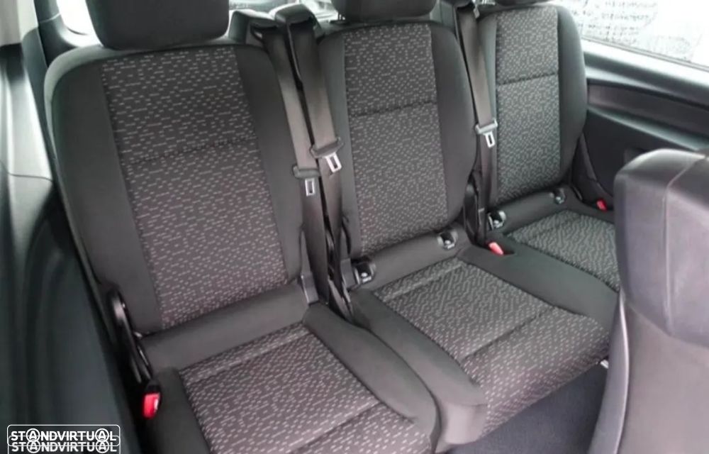 Mercedes-Benz eVito Tourer 126 Longa PRO - 12