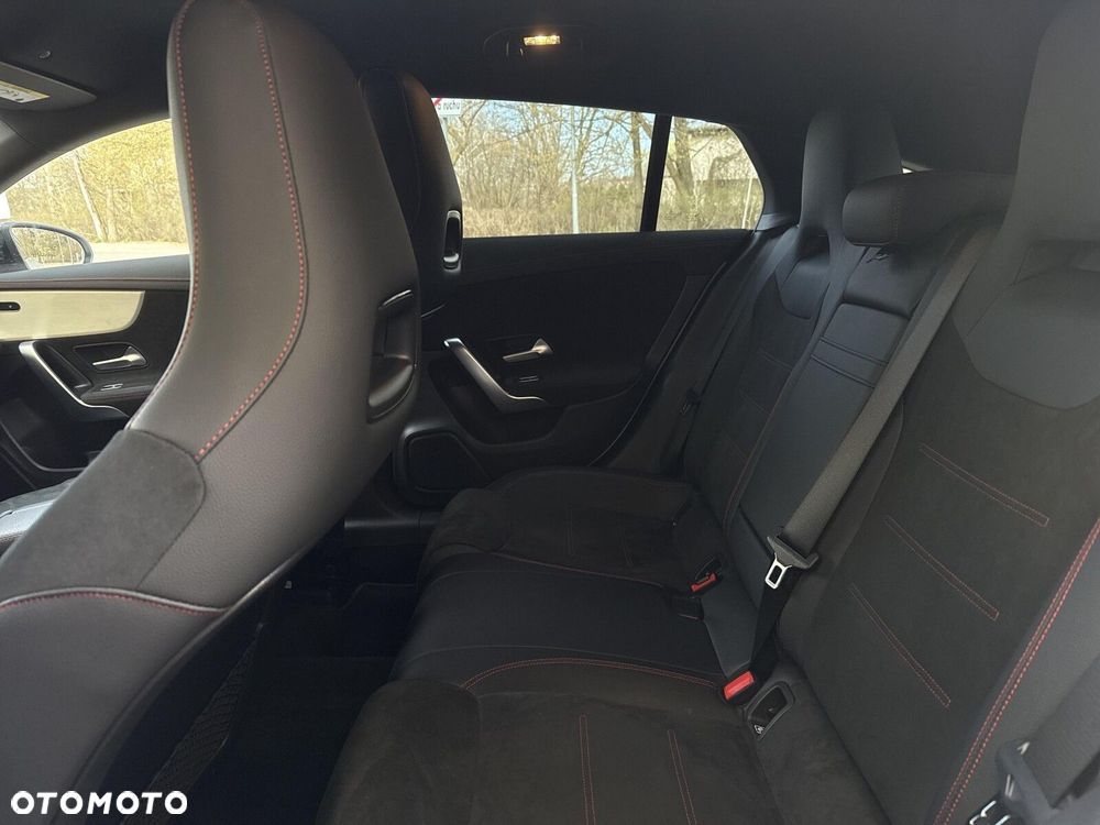 Mercedes-Benz CLA 200 d 4-Matic AMG Line 8G-DCT - 19