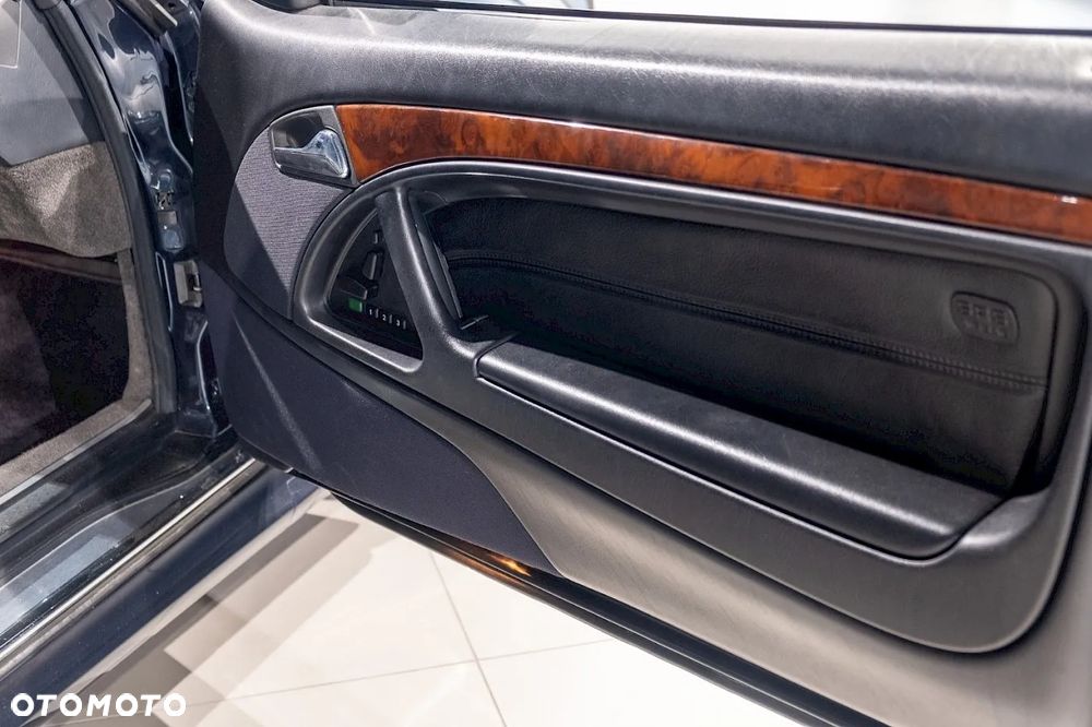 Mercedes-Benz SL - 17