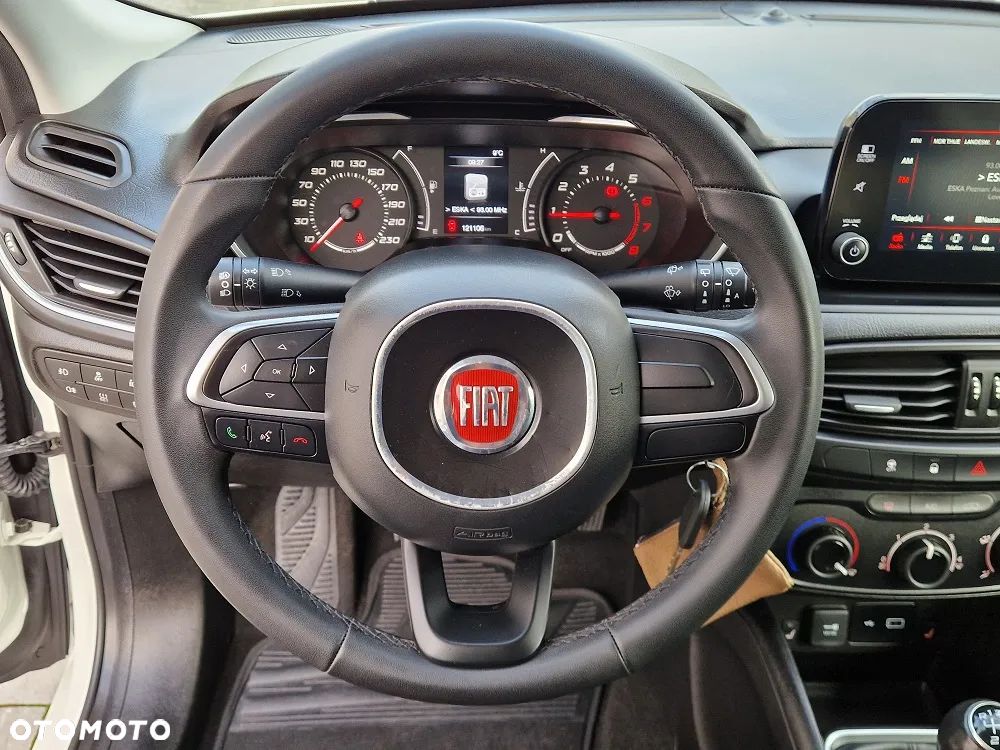 Fiat Tipo 1.4 T-Jet 16v Mirror - 16