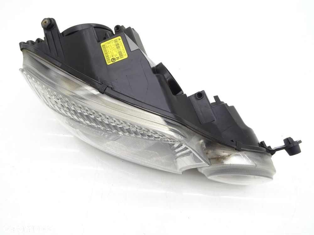 Reflektor lampa prawy przód prawa przednia uk 5l2941018a skoda yeti i 5l - 4