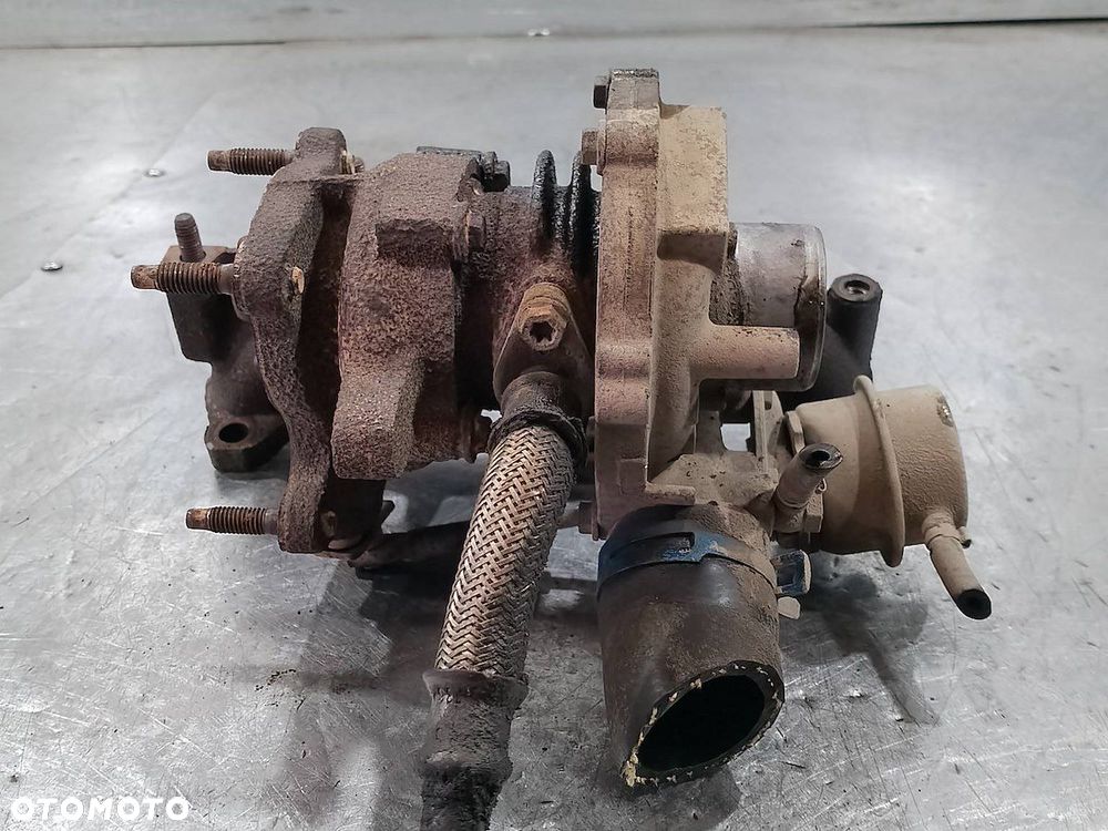 TURBINA Z KOLEKTOREM SKODA FABIA II 04525301AL 1.4 TDI - 1