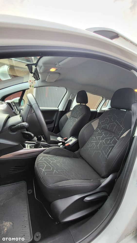 Peugeot 2008 1.2 VTi/Pure Tech Active - 9