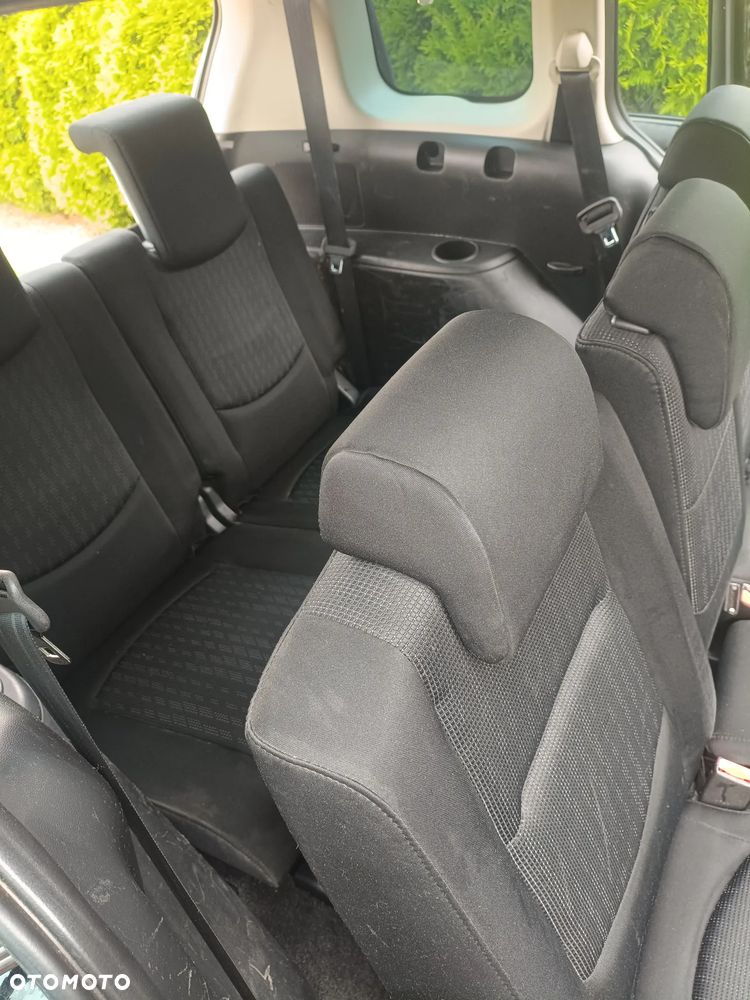 Mazda 5 - 9