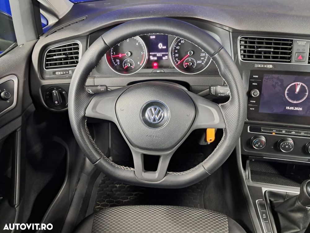 Volkswagen Golf - 11