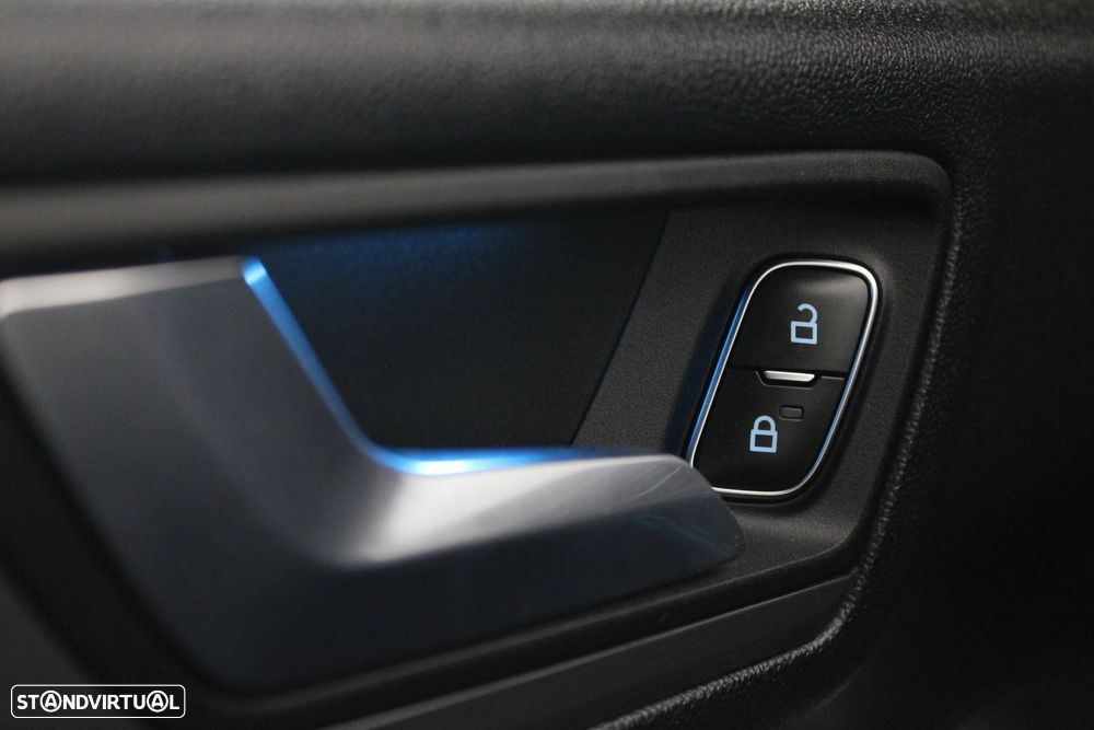 Ford Kuga 1.5 TDCi EcoBlue Titanium — fotografia 26