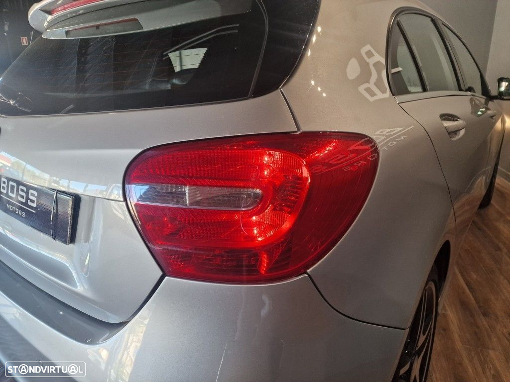 Mercedes-Benz A 200 d AMG Line - 14