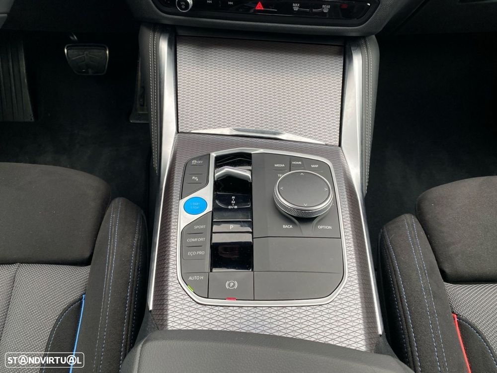 BMW i4 eDrive40 Pack Desportivo M - 12