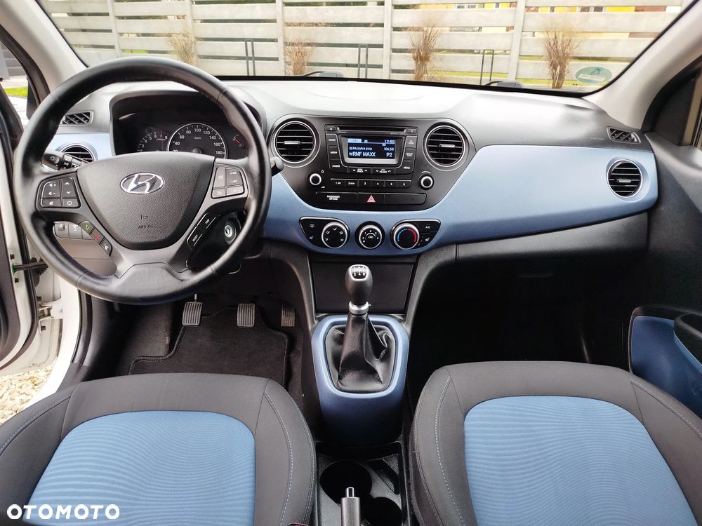 Hyundai i10 1.0 Fifa World Cup Edition - 6