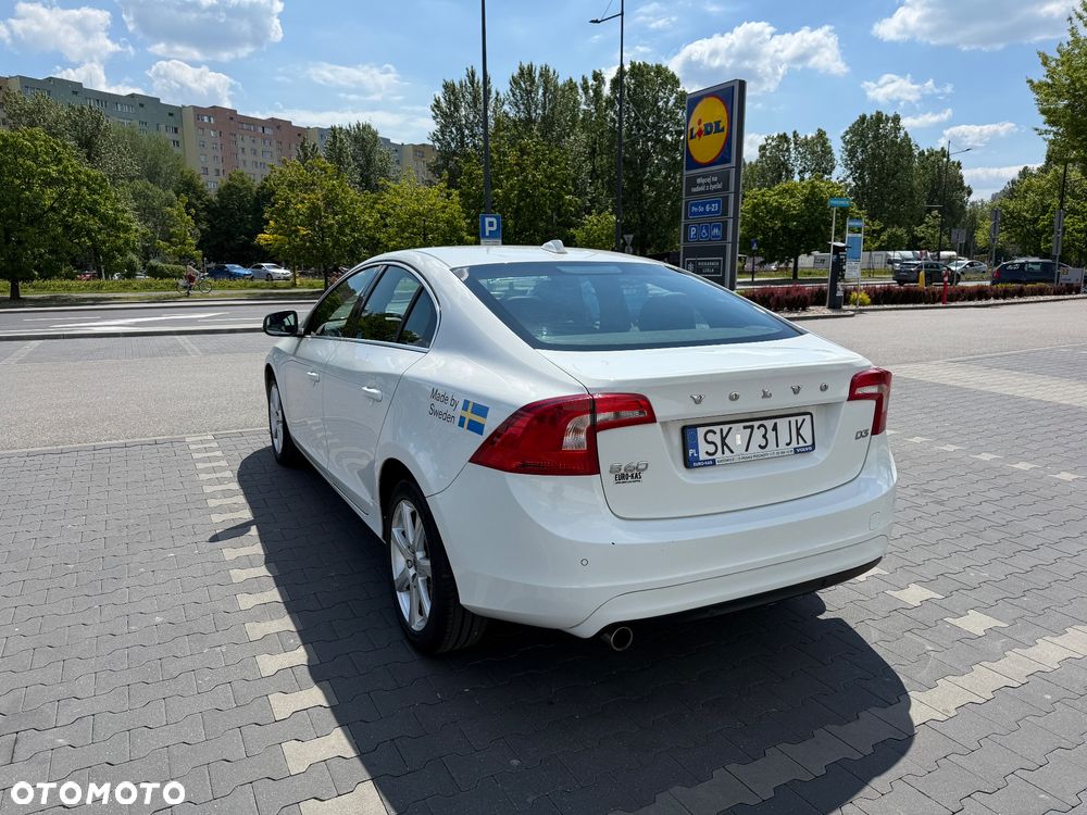 Volvo S60 D3 Drive-E Momentum - 4