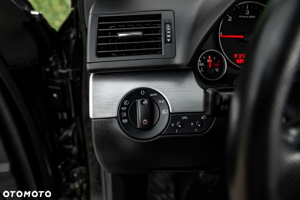 Audi A4 Avant 2.0 TDI DPF Quattro - 27