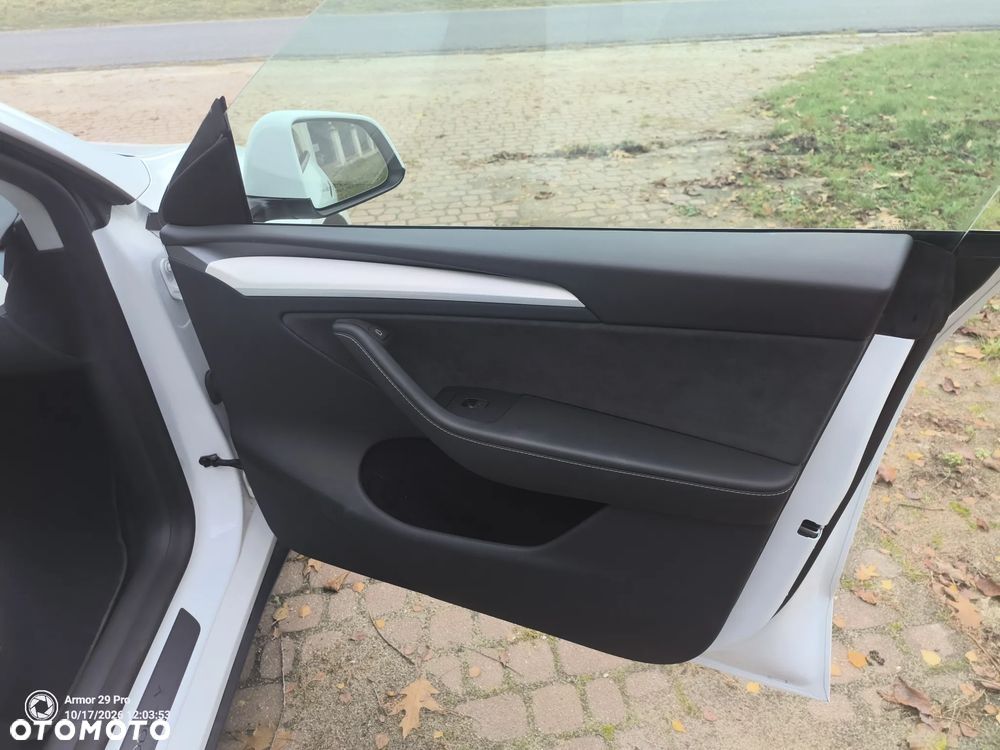 Tesla Model Y Long Range Dual Motor AWD - 25