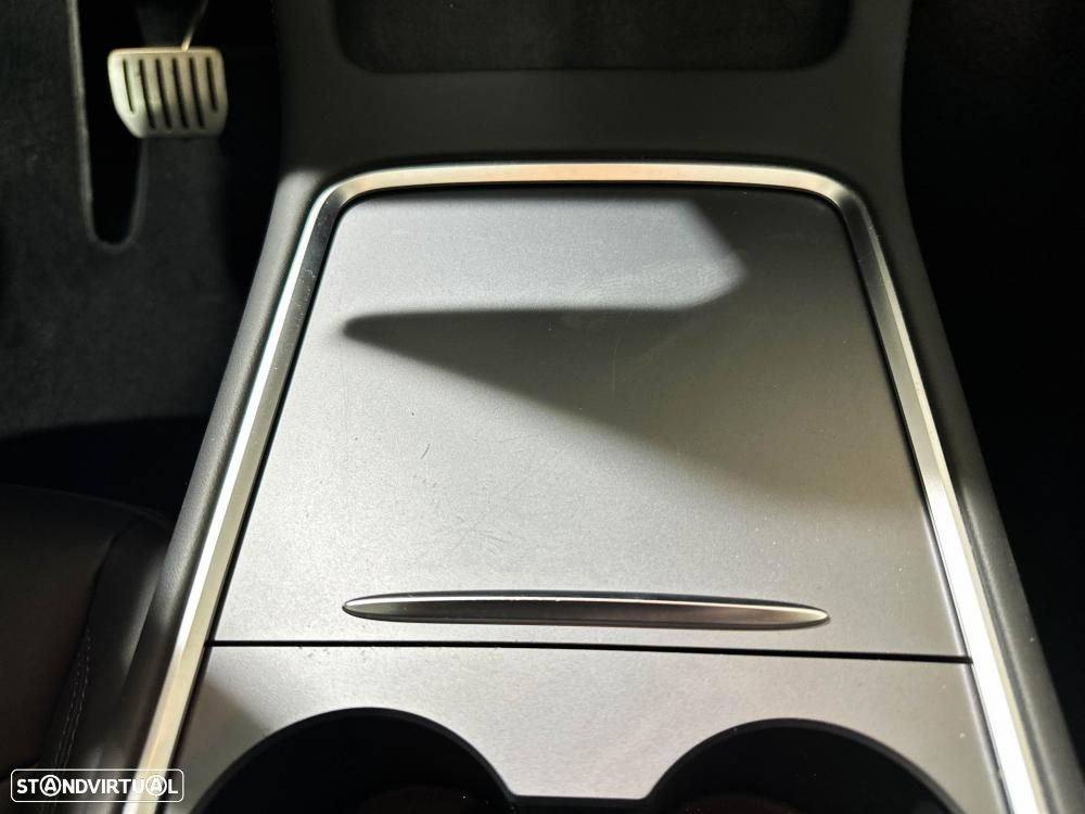 Tesla Model Y Performance Dual Motor AWD - 36