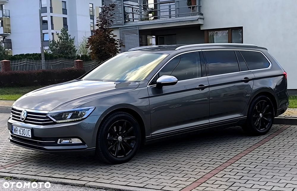 2016 Volkswagen Passat, photograph 3