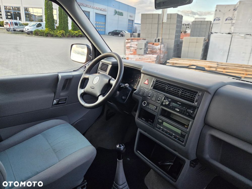 Volkswagen Multivan Standard - 10