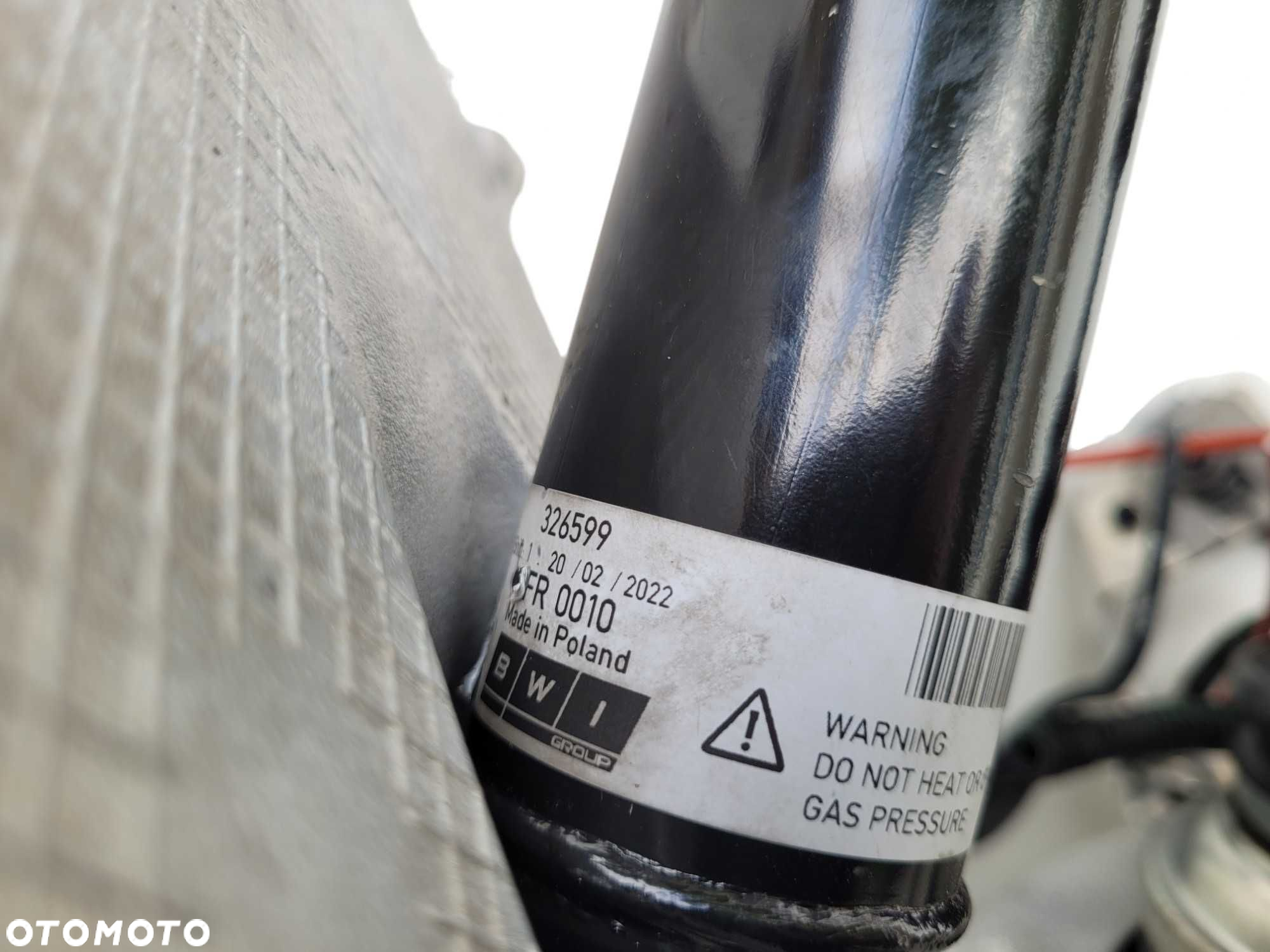 Ferrari Roma - zawieszenie zwrotnica wahacz piasta RH PRAWY tył - 6