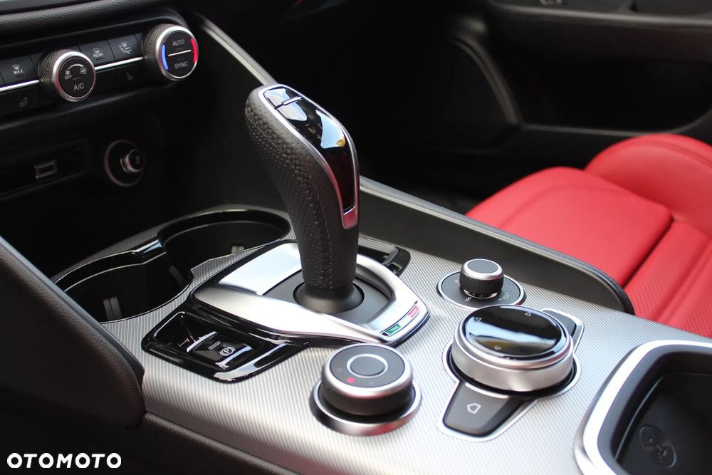 Alfa Romeo Giulia 2.0 Turbo Veloce Q4 - 15