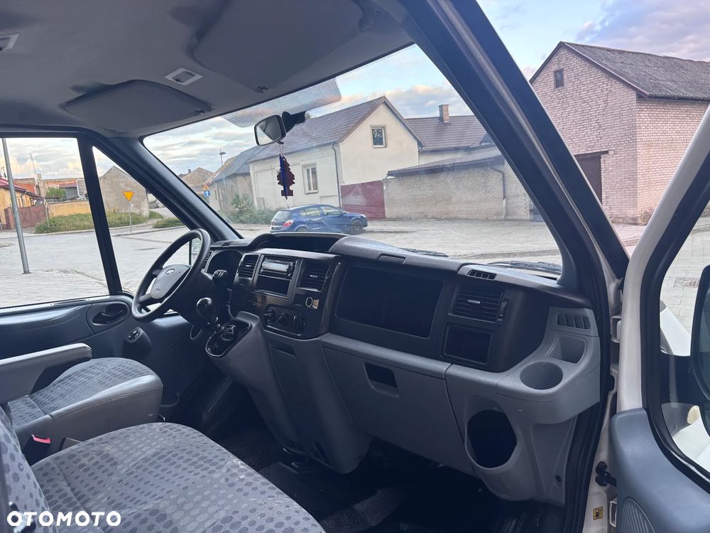 Ford Transit - 17