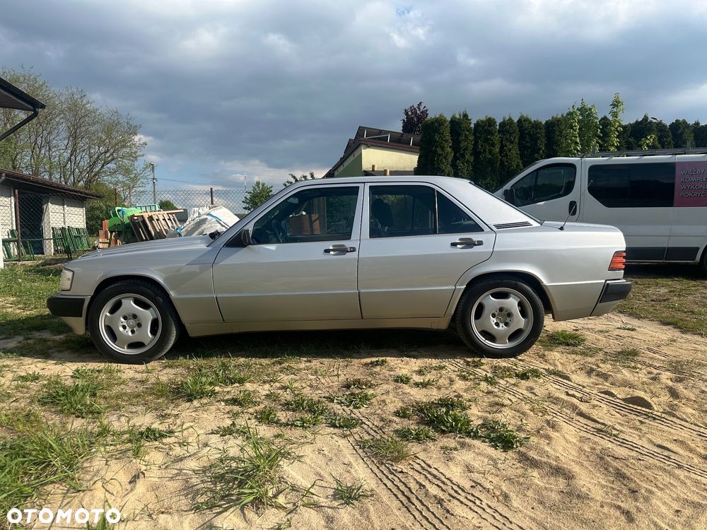Mercedes-Benz W201 (190) - 6