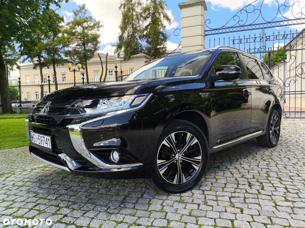 Mitsubishi Outlander 2.0 4WD Plus - 2