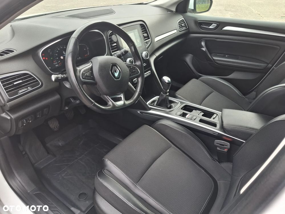 Renault Megane 1.5 Blue dCi Zen - 6