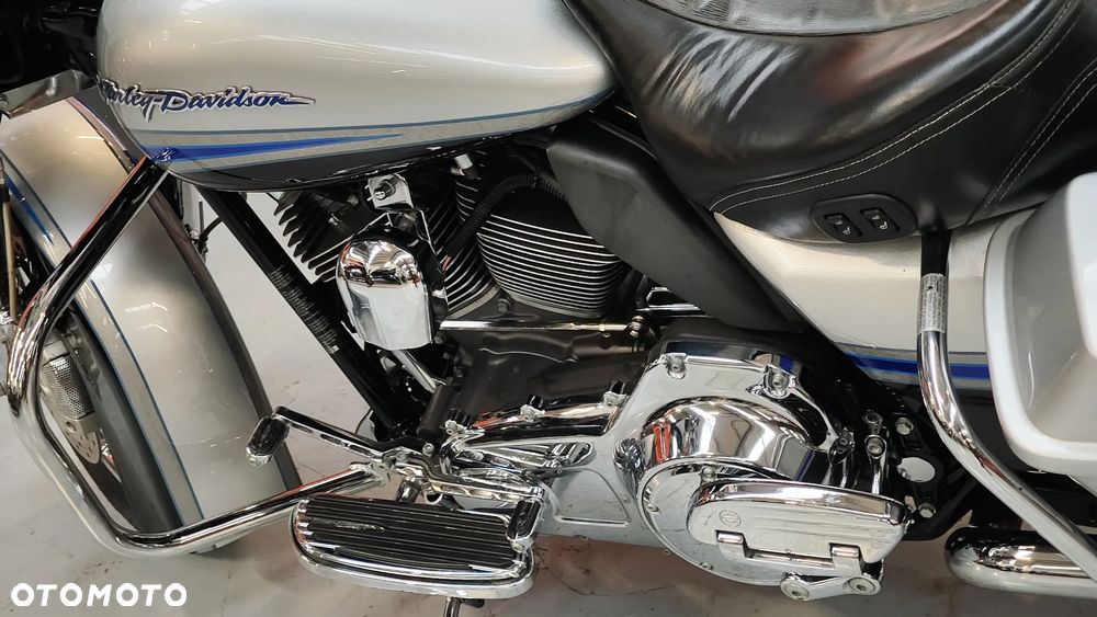 Harley-Davidson Touring Ultra Limited - 16