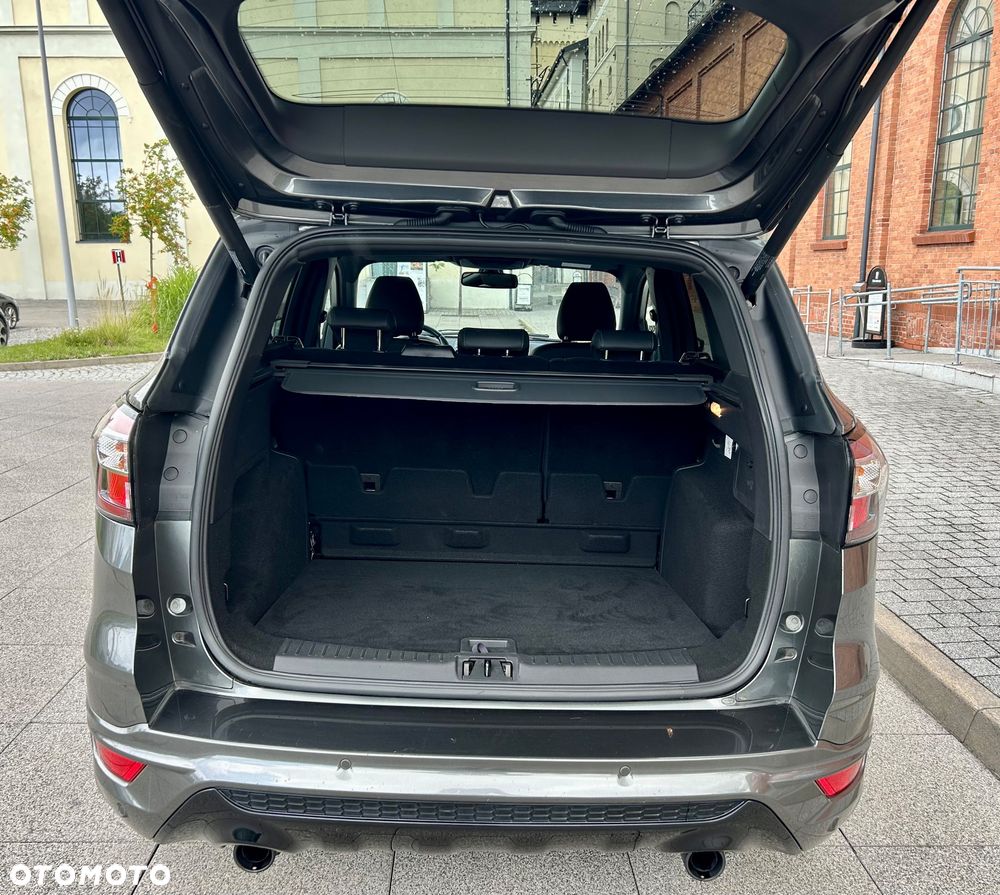 Ford Kuga 1.5 EcoBoost 2x4 ST-Line - 23