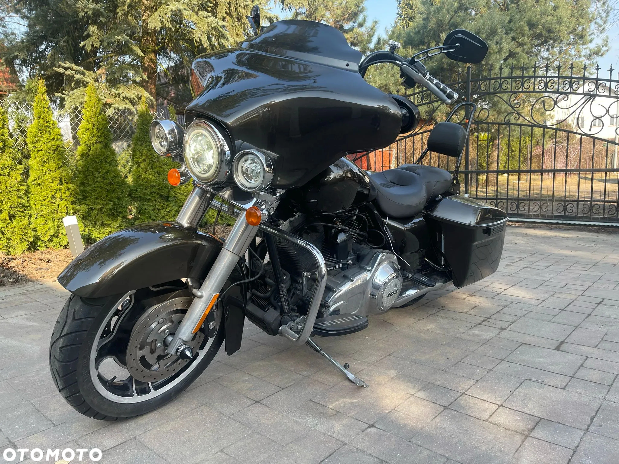 Harley-Davidson Touring Street Glide - 2