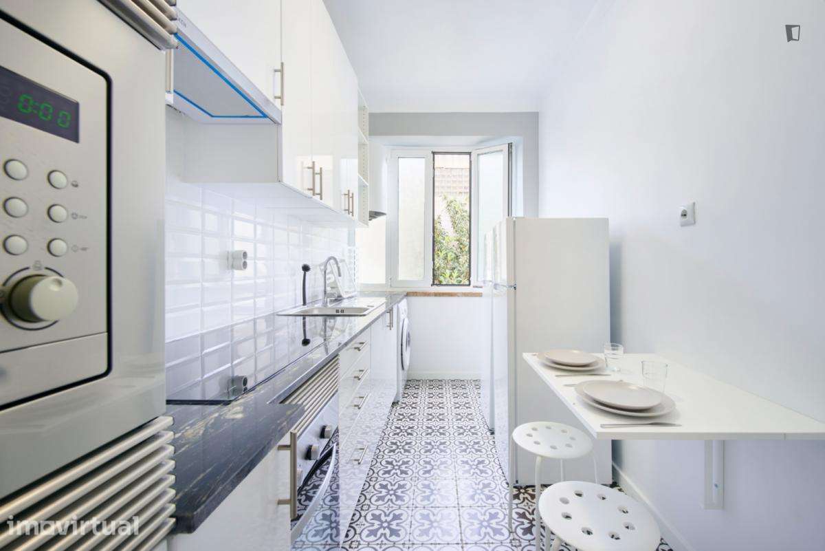 Quarto - localizado em Amadora Lisbon - Grande imagem: 2/28
