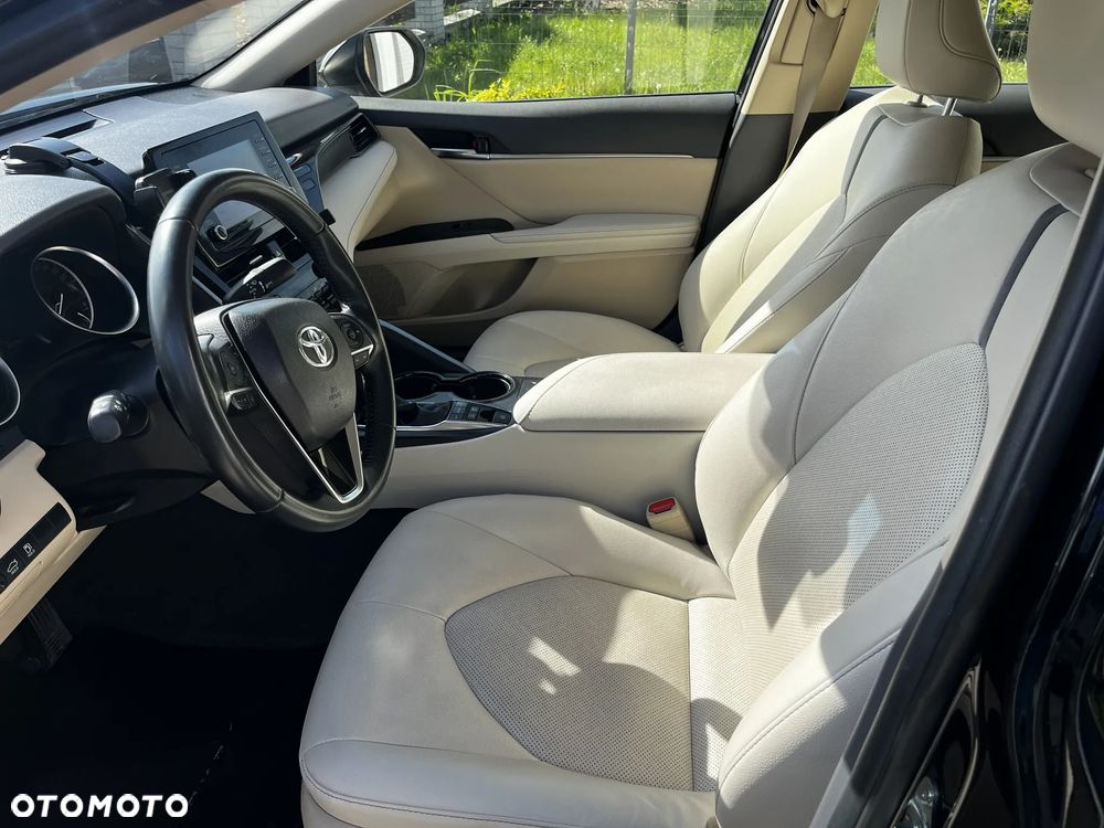 Toyota Camry 2.5 Hybrid Comfort CVT - 9