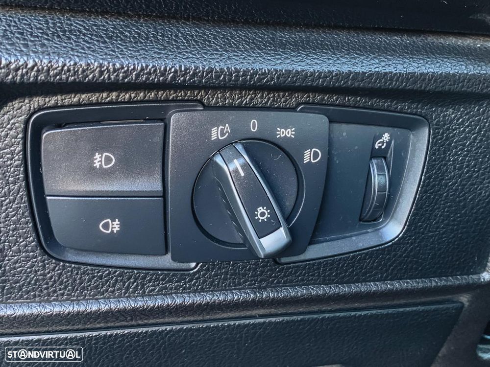 BMW 220 d Coupe Pack M - 17