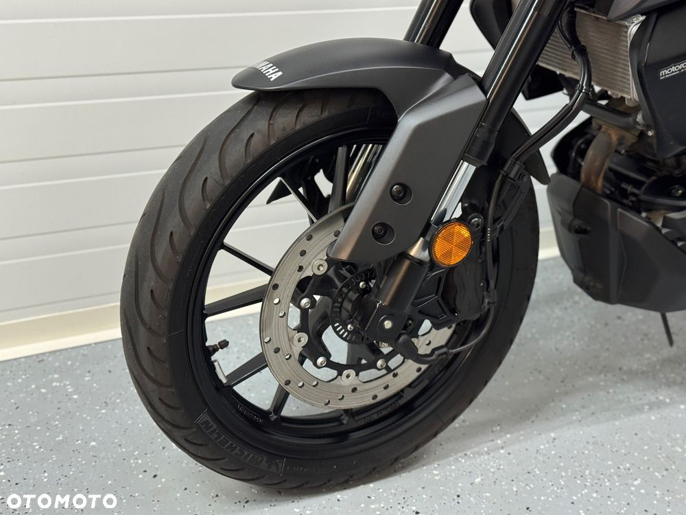 Yamaha MT - 22