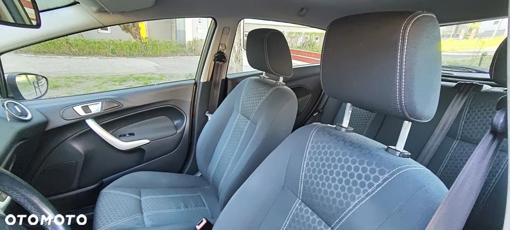 Ford Fiesta - 12