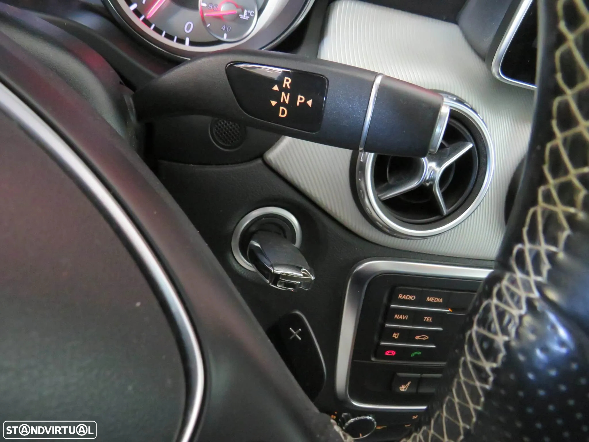 Mercedes-Benz GLA 200 d 7G-DCT Urban - 30